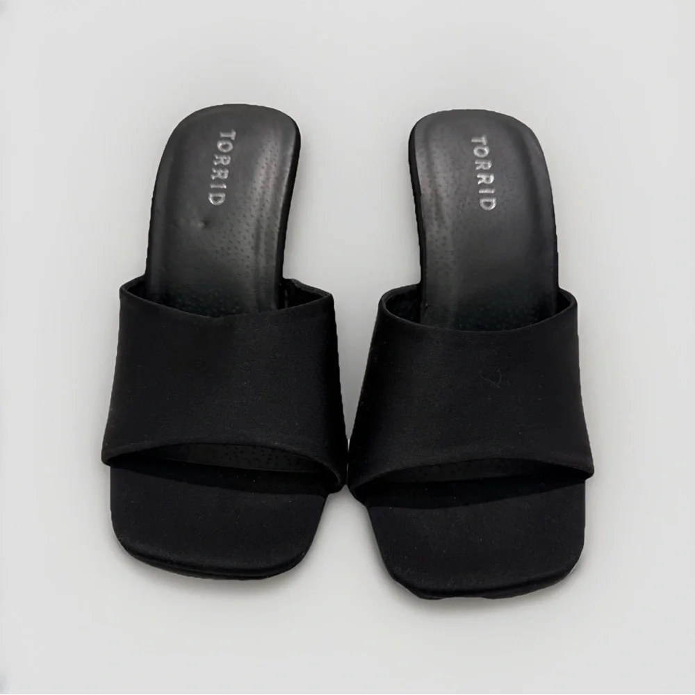 Torrid Black chunky Heeled Mules
